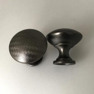 Knopp - 30mm, Borstad svart