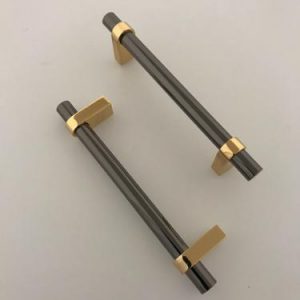 Handtag  96cc svart/krom