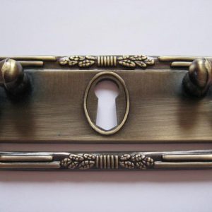 Möbelbeslag 64cc antik